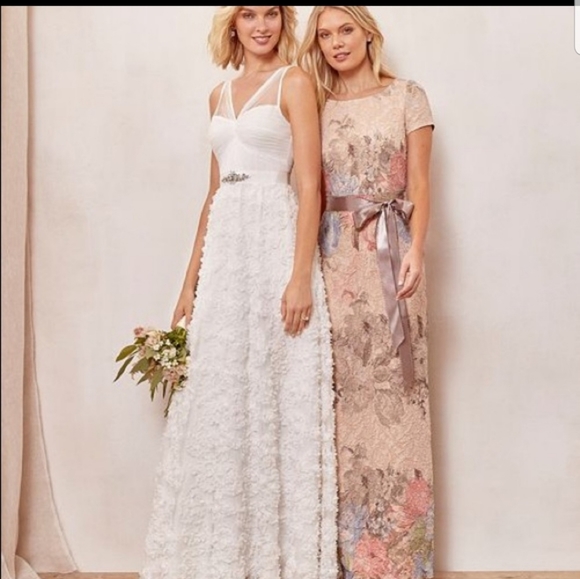 Adrianna Papell Dresses & Skirts - NWT ADRIANNA PAPELL DRESS